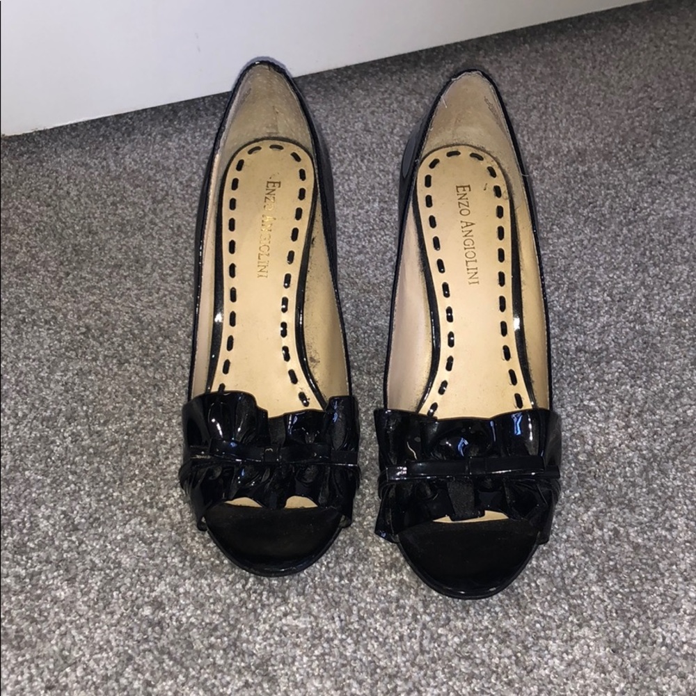 Black Patent Ruffle Pumps